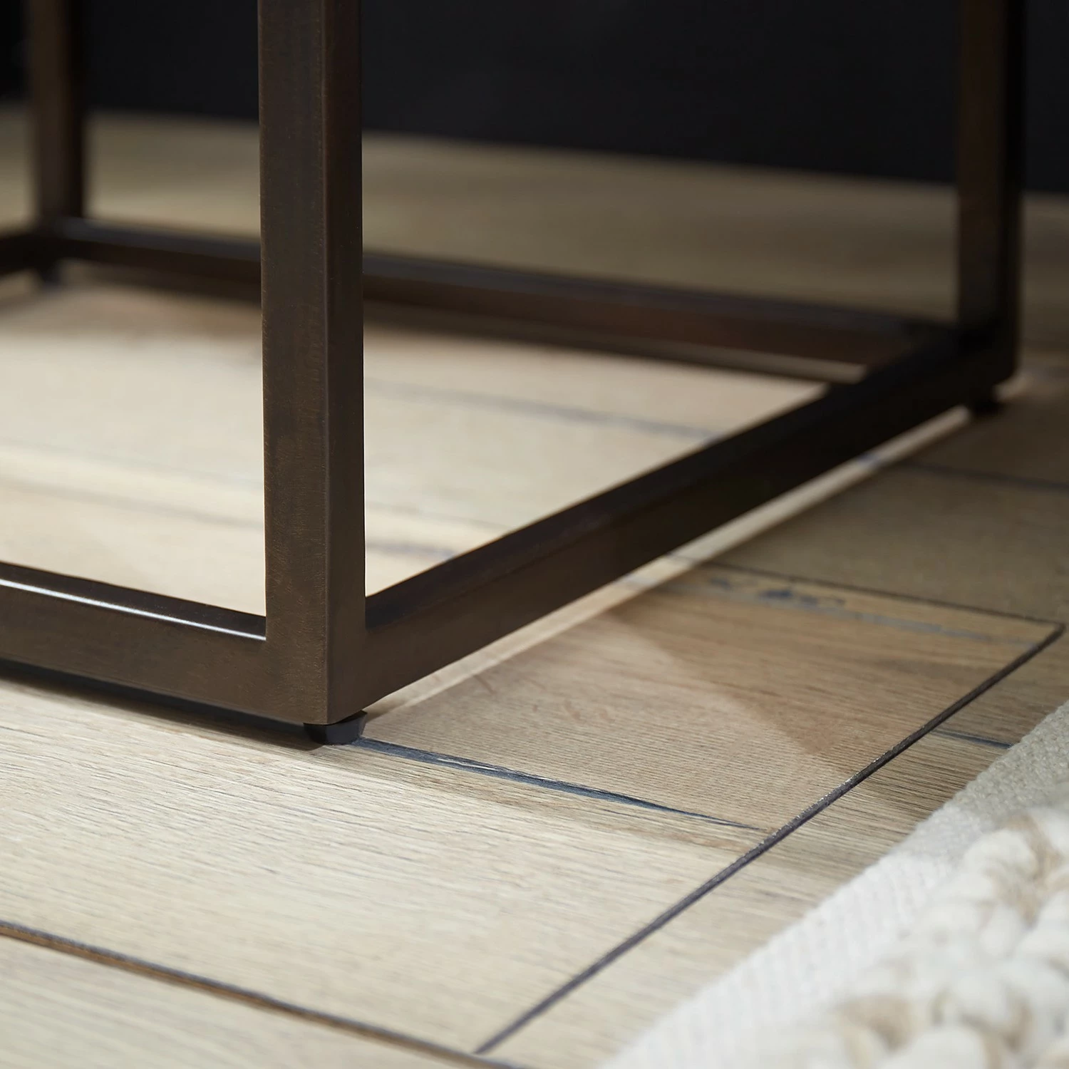 Wolf-Möbel Epoxidharz-Beistelltisch Tarnac - Harz / Metall - Grau 4 Wolf-Möbel Epoxidharz-Beistelltisch Tarnac - Harz / Metall - Grau – Bild 4