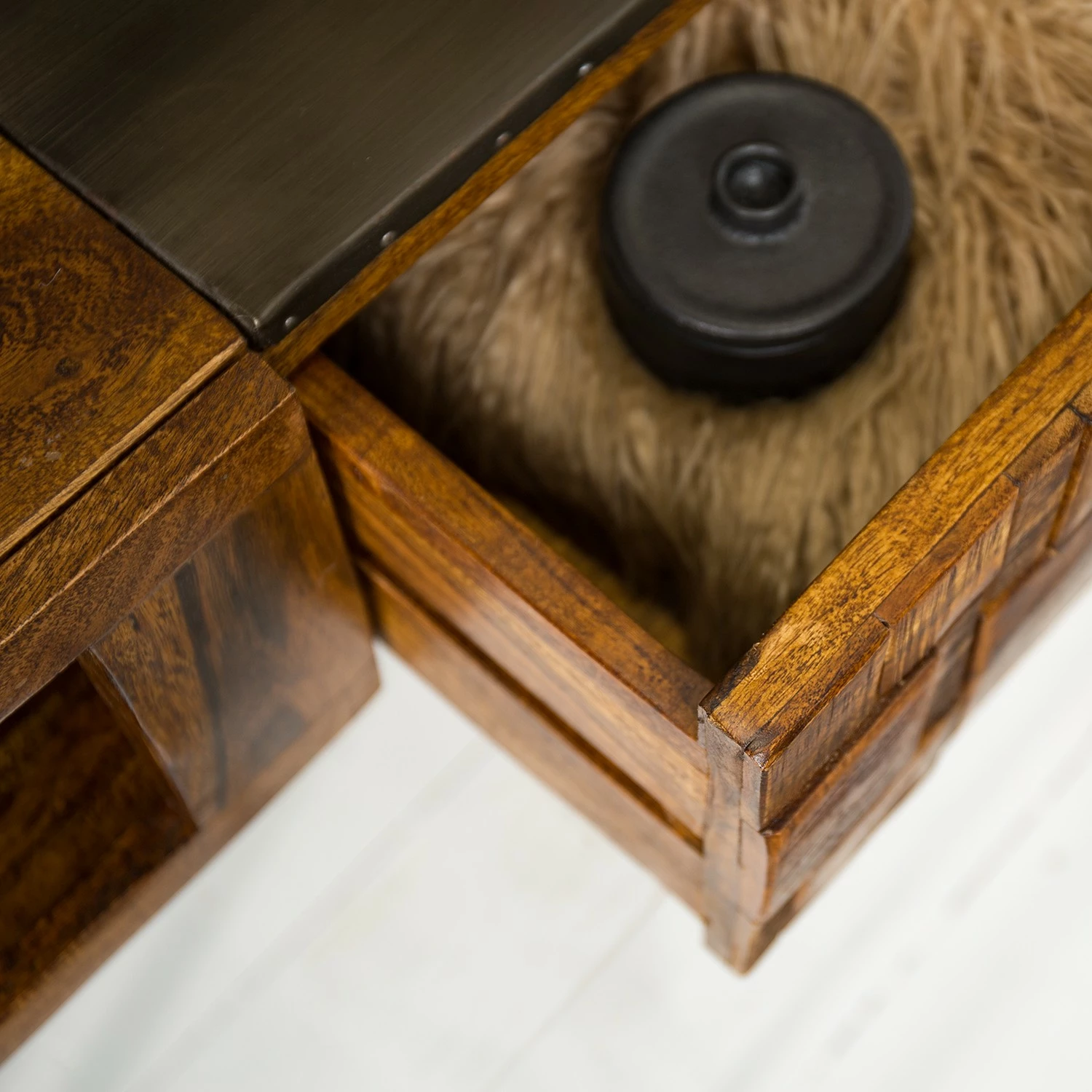 Wolf-Möbel Konsolentisch Bazac - Akazie massiv - Akazie / Dunkelgrau 5 Wolf-Möbel Konsolentisch Bazac - Akazie massiv - Akazie / Dunkelgrau – Bild 5