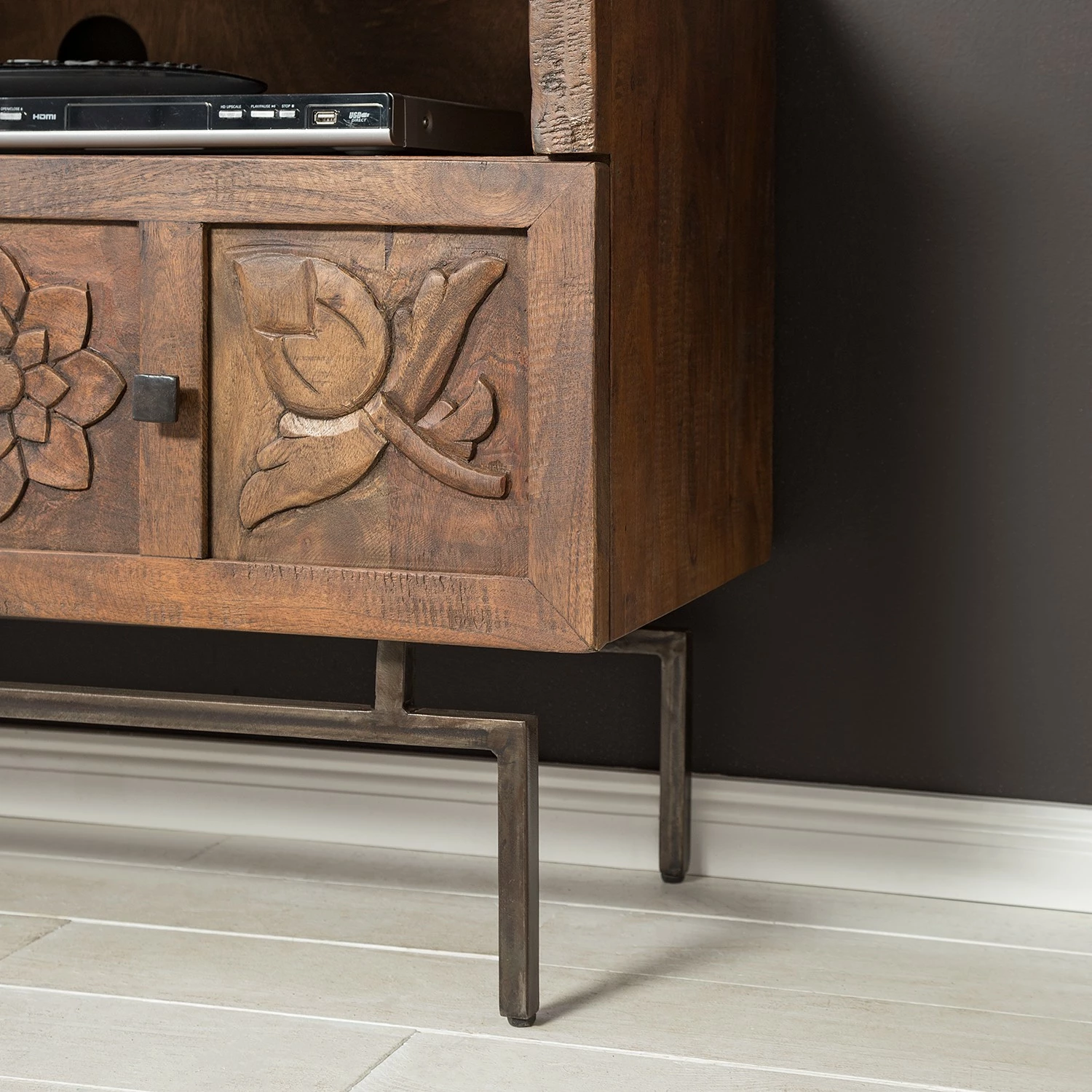 Wolf-Möbel TV-Lowboard Carving - Akazie massiv 5 Wolf-Möbel TV-Lowboard Carving - Akazie massiv – Bild 5