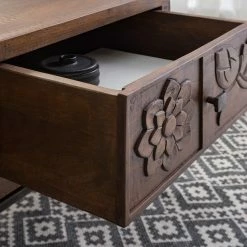 Wolf-Möbel Couchtisch Carving - Akazie massiv 23 Wolf-Möbel Couchtisch Carving - Akazie massiv -Wohnzimmermöbel boutique en ligne 1000257007 220615 024 MOOD DETAILS P000000001000257007 mood