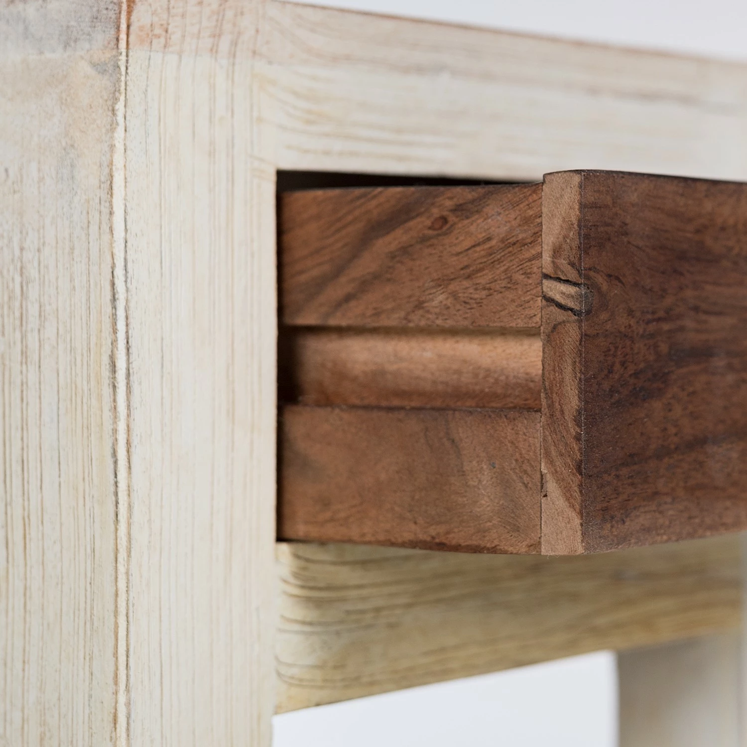 Wolf-Möbel Beistelltisch Maison - Akazie massiv - Akazie Stone / Antik Weiß - Höhe: 60 cm 7 Wolf-Möbel Beistelltisch Maison - Akazie massiv - Akazie Stone / Antik Weiß - Höhe: 60 cm – Bild 7