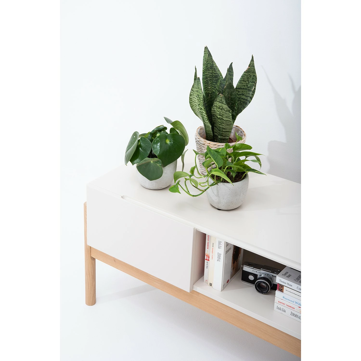 Studio Copenhagen TV-Lowboard Cooby I - Muschelweiß / Eiche Hell 3 Studio Copenhagen TV-Lowboard Cooby I - Muschelweiß / Eiche Hell – Bild 3