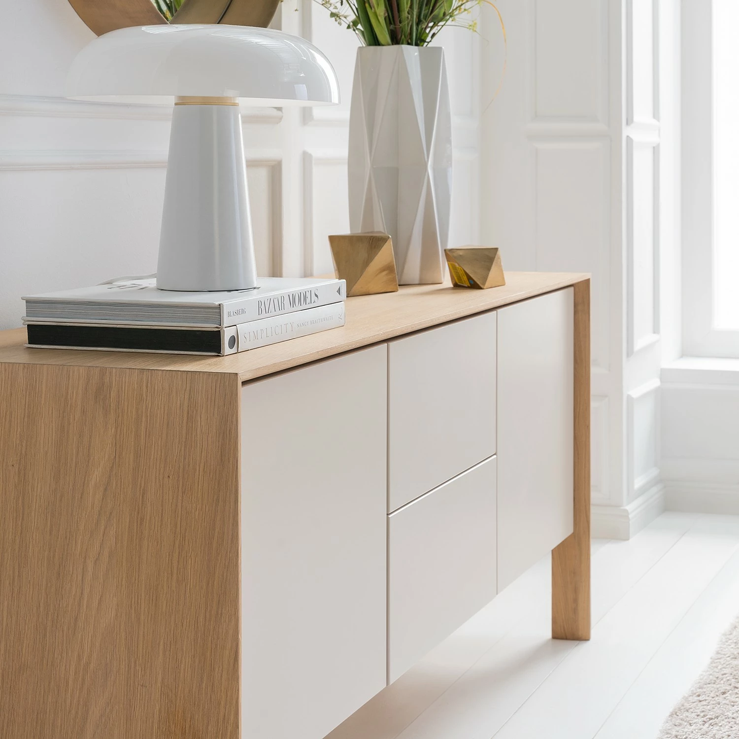 Studio Copenhagen Sideboard Maayka I - Eiche teilmassiv - Mushroom Creme / Eiche Hell 4 Studio Copenhagen Sideboard Maayka I - Eiche teilmassiv - Mushroom Creme / Eiche Hell – Bild 4