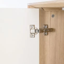 Studio Copenhagen Kommode Maayka - Eiche teilmassiv - Mushroom Creme / Eiche Hell 23 Studio Copenhagen Kommode Maayka - Eiche teilmassiv - Mushroom Creme / Eiche Hell -Wohnzimmermöbel boutique en ligne 1000277379 220729 050 DETAILS P000000001000277379