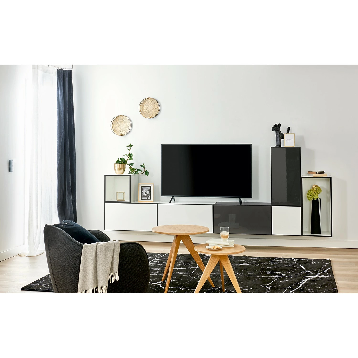 Now! by hülsta Wohnwand now to go colour VI (7-teilig) - Hochglanz Reinweiß / Hochglanz Diamantgrau 2 Now! by hülsta Wohnwand now to go colour VI (7-teilig) - Hochglanz Reinweiß / Hochglanz Diamantgrau – Bild 2