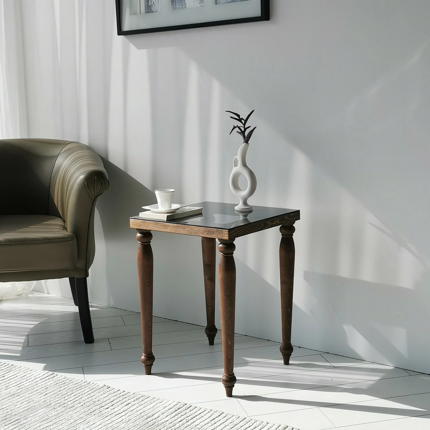 Ars Natura Beistelltisch Tating - Glas / Walnuss massiv - Rauchschwarz / Walnuss 4 Ars Natura Beistelltisch Tating - Glas / Walnuss massiv - Rauchschwarz / Walnuss – Bild 4