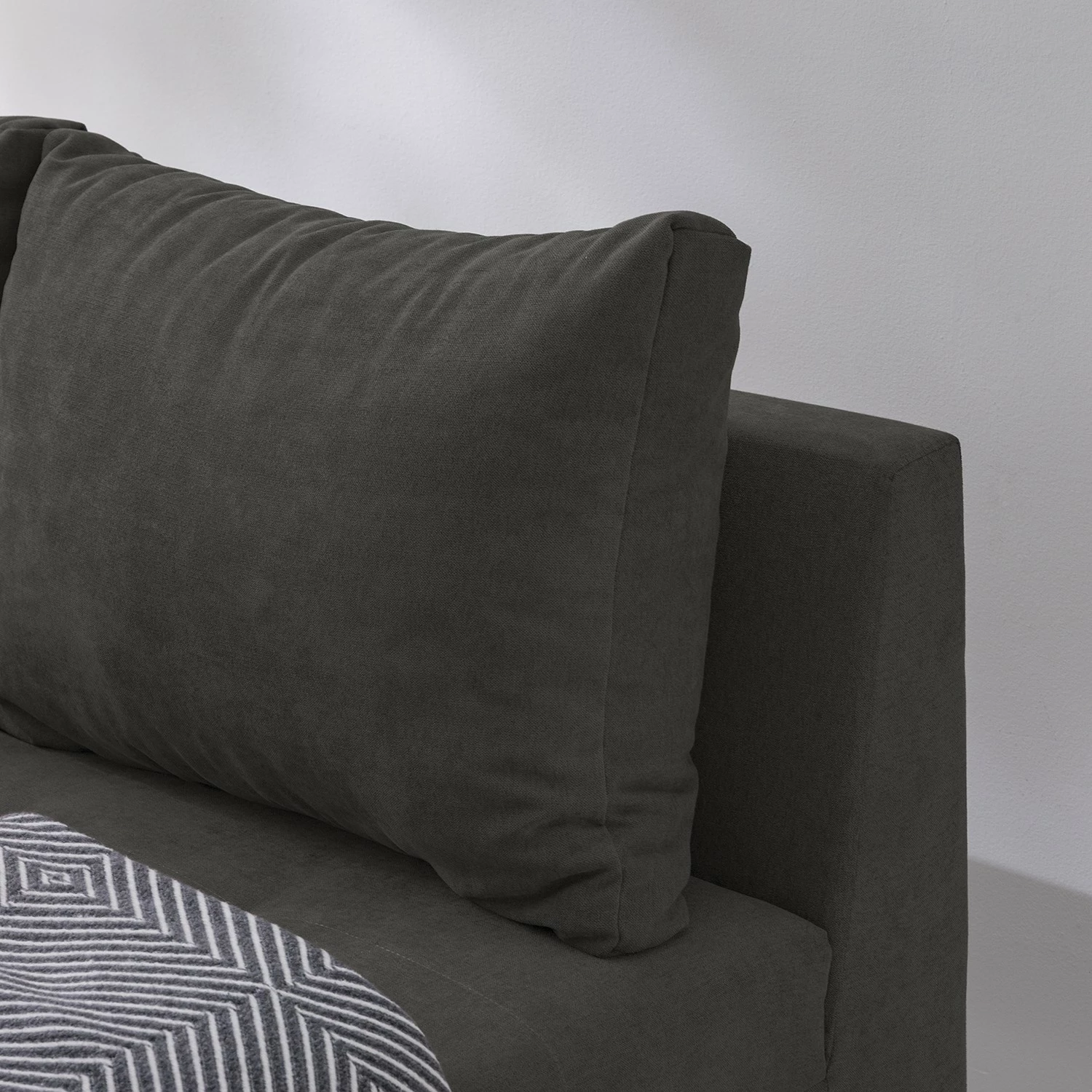 Mørteens Ecksofa Capstone - Samt Rosor: Basalt - Ottomane davorstehend rechts - Mit Hocker 16 Mørteens Ecksofa Capstone - Samt Rosor: Basalt - Ottomane davorstehend rechts - Mit Hocker – Bild 16