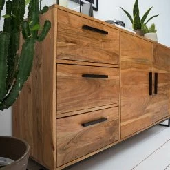 Ars manufacti Sideboard Woodson II - Akazie massiv / Metall - Akazie Hellbraun 44 Ars manufacti Sideboard Woodson II - Akazie massiv / Metall - Akazie Hellbraun -Wohnzimmermöbel boutique en ligne 1000339802 220311 075 DETAILS P000000001000339802