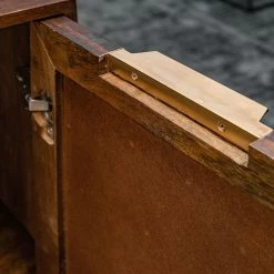 Red Living Kommode Nook - Mango massiv / Metall - Mango / Gold 25 Red Living Kommode Nook - Mango massiv / Metall - Mango / Gold -Wohnzimmermöbel boutique en ligne 1000341972 220331 066 DETAILS P000000001000341972