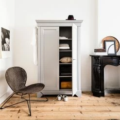 Ridgevalley Schrank Tosca - Kiefer massiv - Lichtgrau -Wohnzimmermöbel boutique en ligne 1000342108 220401 021 MOOD DETAILS P000000001000342108 mood