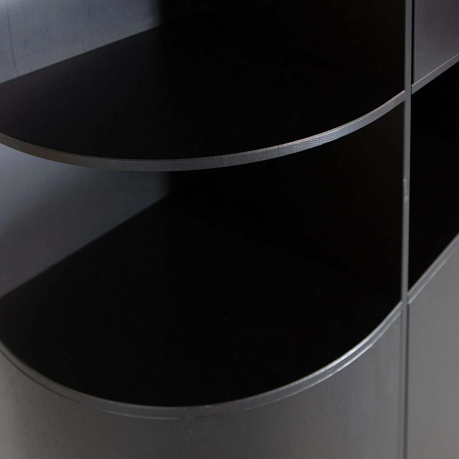 Loftscape Schrank Rozzano II - Kiefer massiv - Kiefer Schwarz 8 Loftscape Schrank Rozzano II - Kiefer massiv - Kiefer Schwarz – Bild 8