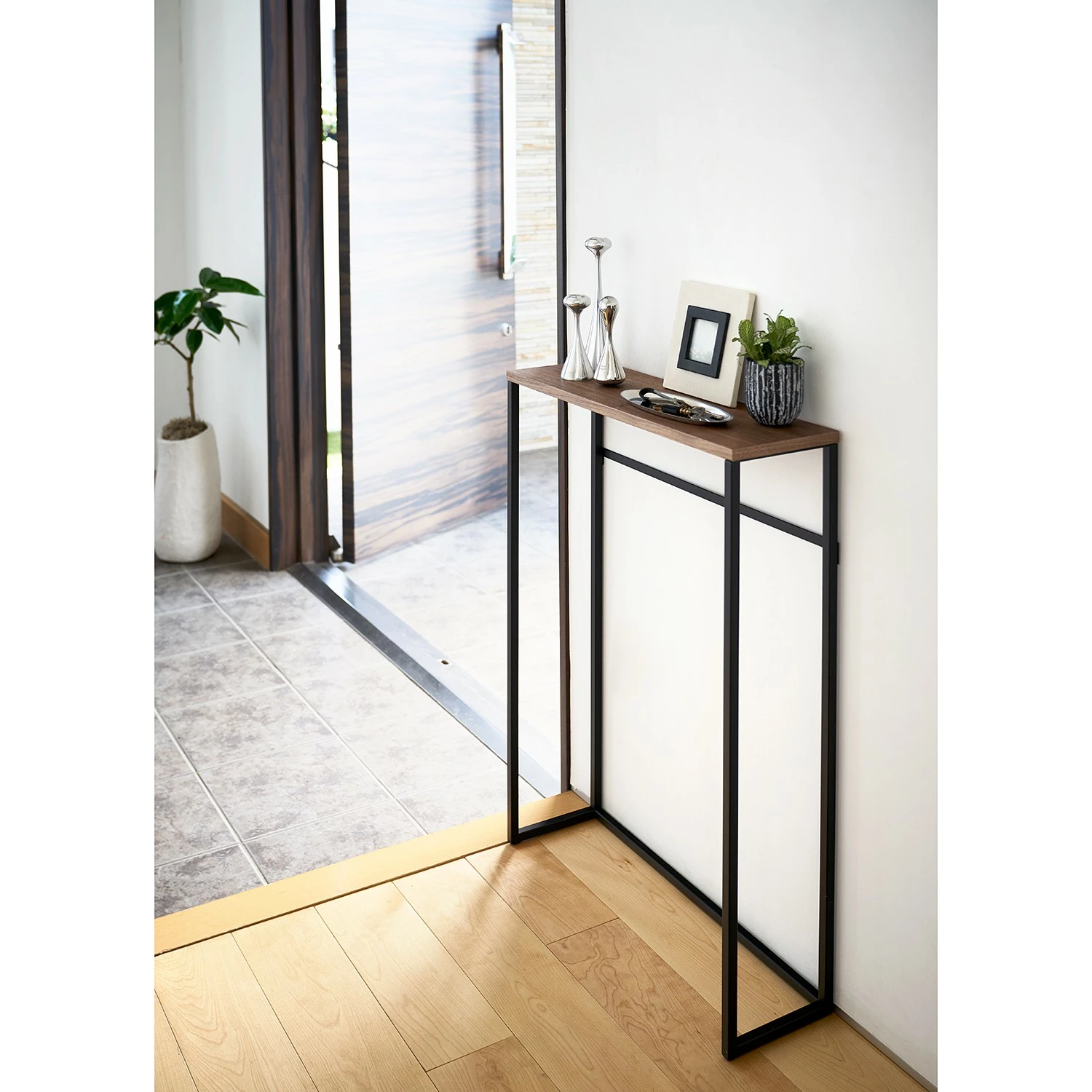 Yamazaki Konsolentisch Tower - Esche massiv / Metall - Schwarz 2 Yamazaki Konsolentisch Tower - Esche massiv / Metall - Schwarz – Bild 2