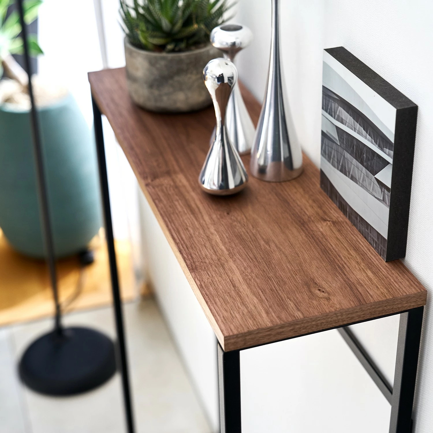 Yamazaki Konsolentisch Tower - Esche massiv / Metall - Schwarz 4 Yamazaki Konsolentisch Tower - Esche massiv / Metall - Schwarz – Bild 4