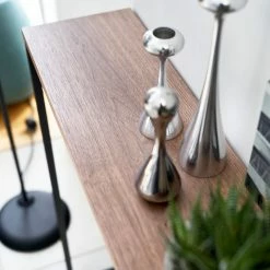 Yamazaki Konsolentisch Tower - Esche massiv / Metall - Schwarz 13 Yamazaki Konsolentisch Tower - Esche massiv / Metall - Schwarz -Wohnzimmermöbel boutique en ligne 1000347253 220505 031 DETAILS P000000001000347253