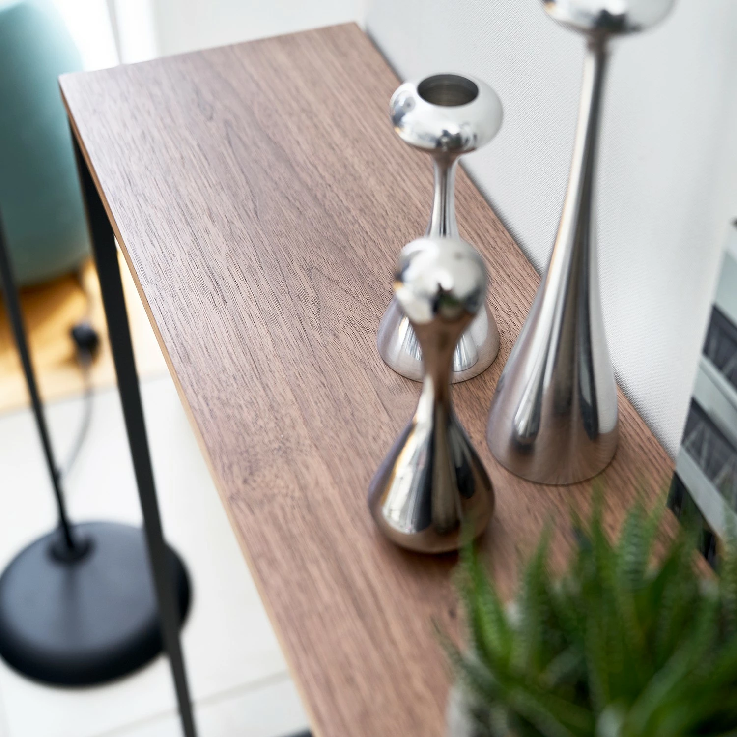 Yamazaki Konsolentisch Tower - Esche massiv / Metall - Schwarz 5 Yamazaki Konsolentisch Tower - Esche massiv / Metall - Schwarz – Bild 5