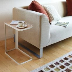 Yamazaki Beistelltisch Frame - Esche massiv / Metall - Weiß -Wohnzimmermöbel boutique en ligne 1000347257 220505 021 MOOD DETAILS P000000001000347257 mood