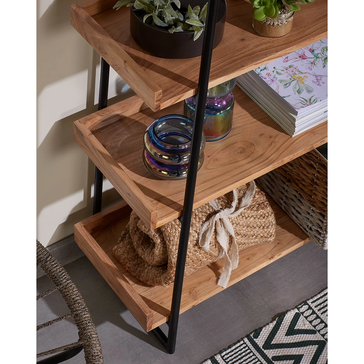 Red Living Regal Breitbride II - Akazie massiv / Metall - Akazie / Schwarz 4 Red Living Regal Breitbride II - Akazie massiv / Metall - Akazie / Schwarz – Bild 4