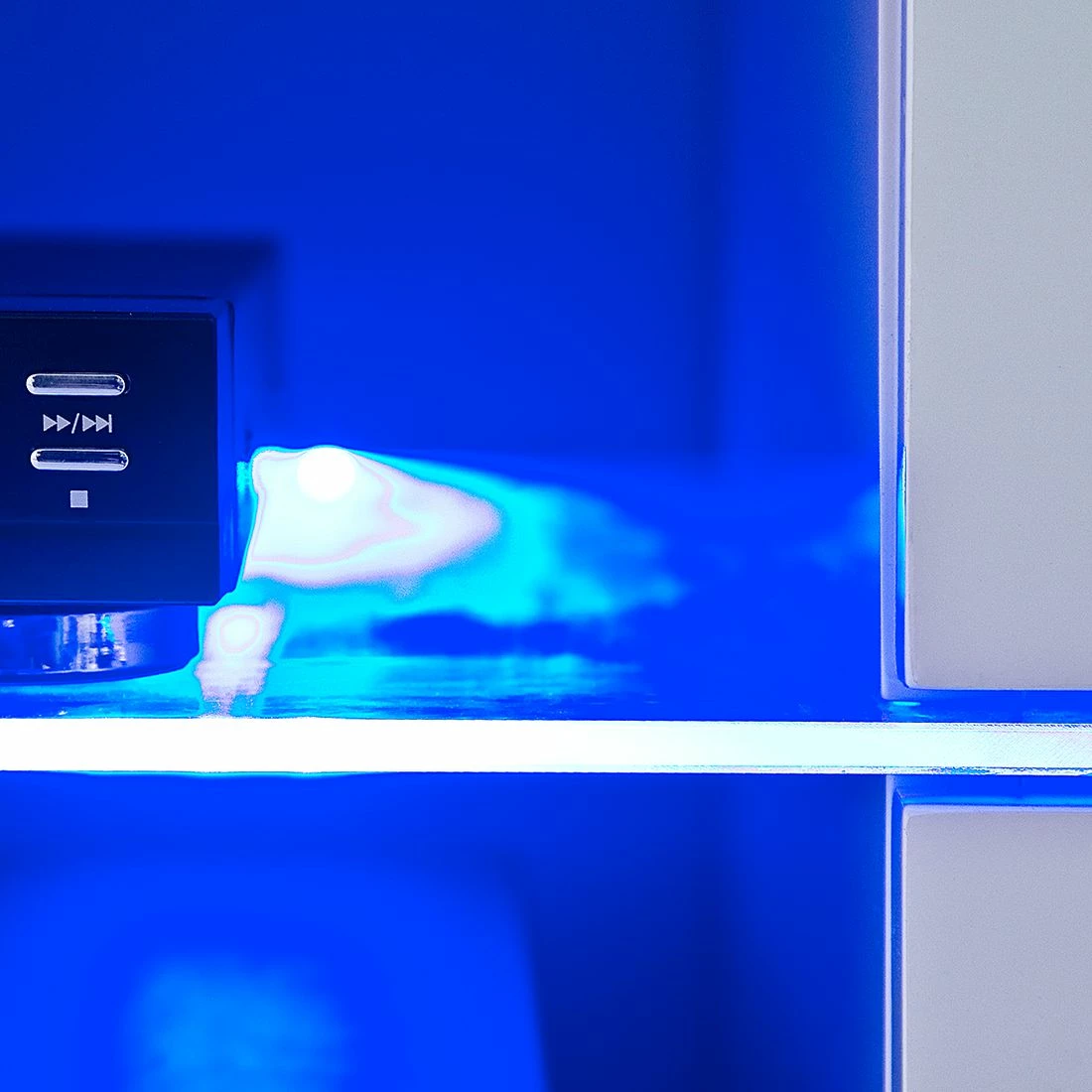 Fredriks TV-Lowboard Claire - Mit RGB-LED Beleuchtung 6 Fredriks TV-Lowboard Claire - Mit RGB-LED Beleuchtung – Bild 6