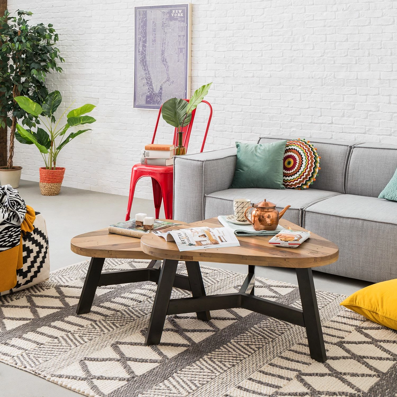 Ars manufacti Couchtisch Tamati I - Massivholz Pinie / Metall - Pinie Dunkel / Schwarz 2 Ars manufacti Couchtisch Tamati I - Massivholz Pinie / Metall - Pinie Dunkel / Schwarz – Bild 2