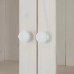 Maison Belfort Standvitrine Lillehammer - Kiefer massiv - Kiefer Weiß / Kiefer Honig 18 Maison Belfort Standvitrine Lillehammer - Kiefer massiv - Kiefer Weiß / Kiefer Honig -Wohnzimmermöbel boutique en ligne vitrine lillehammer kiefer massiv weiss honig 1068018